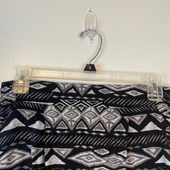 Material Girl Black and gray skirt - Picture 4 of 7